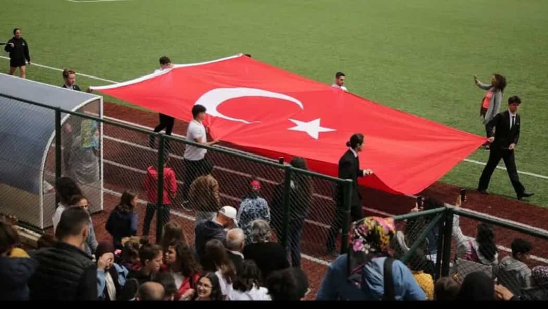 19 Mayıs Atatürk'ü Anma,Gençlik ve Spor Bayramı Seferihisar İzzet Gül Stadyumu'nda Yapılan Etkinliklerle Kutlandı
