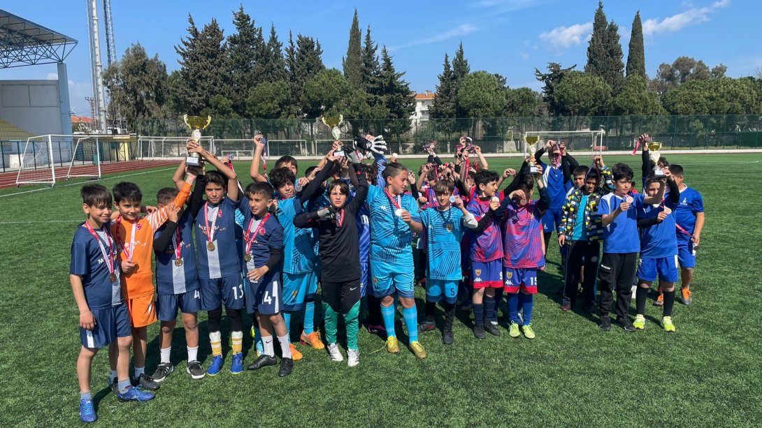 İlçemiz Ortaokullar Arası Küçükler Futbol Turnuvası Sonuçlandı