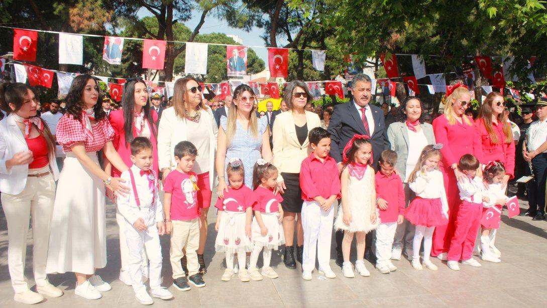 23 Nisan Ulusal Egemenlik ve Çocuk Bayramı Çelenk Sunma Töreni